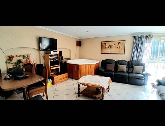 4 BEDROOM HOUSE FOR SALE IN ELSPARK